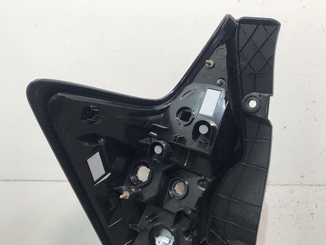 ノート E12/HE12/NE12/SNE12 純正 後期 右テールランプ/ライト/レンズ LED ICHIKOH D202 日産 (115137)