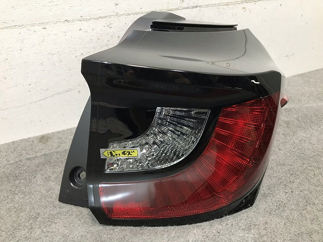 車 ヤリス KSP210/MXPA10/MXPH10 純正 左テールランプ/ライト/レンズ