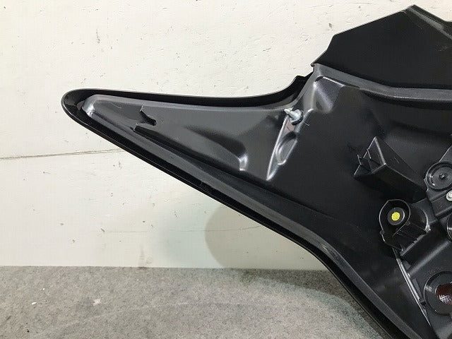 ヤリス KSP210/MXPA10/MXPH10 純正 右テールランプ/ライト/レンズ ハロゲン KOITO K0-9 81551-K0010 トヨタ (115260)