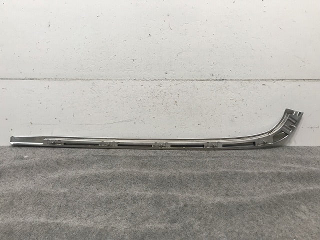 新品! Eクラス/セダン W210 純正 右リアバンパーモール A2108800236 メッキ メルセデスベンツ (115285)