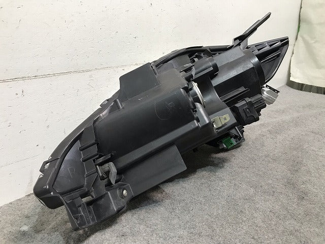 プレマシー CREW/CR3W 純正 後期 右ヘッドライト/ランプ キセノン HID レベライザー STANLEY P7696 マツダ (115287)