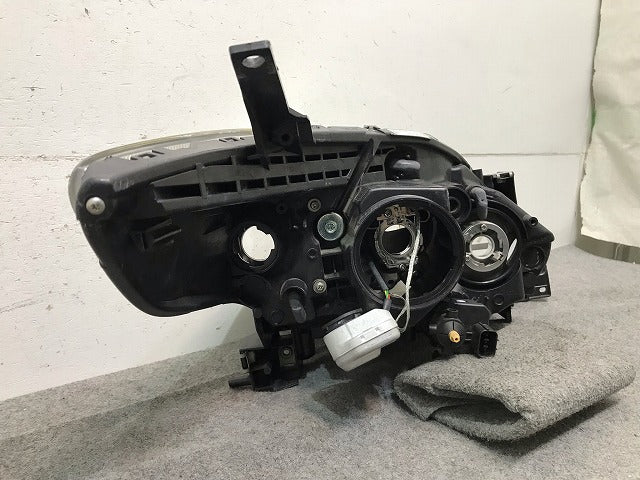 プレマシー CREW/CR3W 純正 後期 左ヘッドライト/ランプ キセノン HID レベライザー AFS無 STANLEY P7696 マツダ (115288)