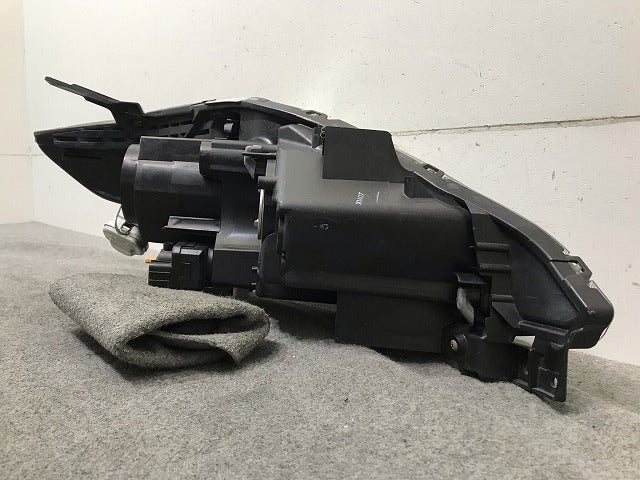 プレマシー CREW/CR3W 純正 後期 左ヘッドライト/ランプ キセノン HID レベライザー AFS無 STANLEY P7696 マツダ (115288)