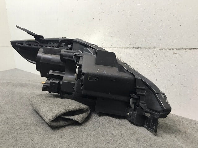 プレマシー CREW/CR3W 純正 後期 左ヘッドライト/ランプ キセノン HID レベライザー STANLEY P7696 マツダ (115294)