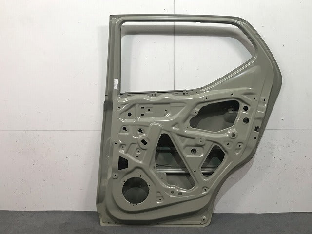 新品! アルト/キャロル HA36S/HA36V/HB36 純正 右リアドア 68003-74P00-000 68003-74P-000 未塗装 スズキ (115756)