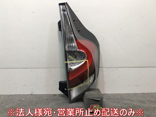 アクア/AQUA NHP10 純正 後期 右テールランプ/ライト/レンズ ハロゲン STANLEY 52-309 81551-52E90 トヨタ (115783)