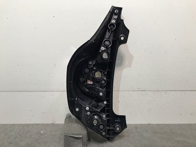 アクア/AQUA NHP10 純正 後期 右テールランプ/ライト/レンズ ハロゲン STANLEY 52-309 81551-52E90 トヨタ (115783)