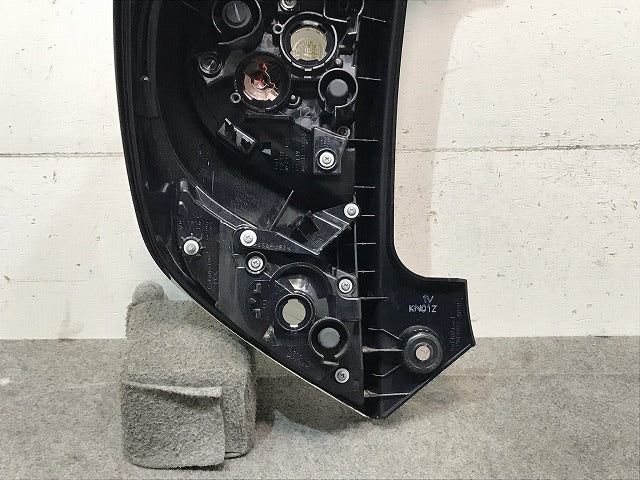アクア/AQUA NHP10 純正 後期 右テールランプ/ライト/レンズ ハロゲン STANLEY 52-309 81551-52E90 トヨタ (115783)
