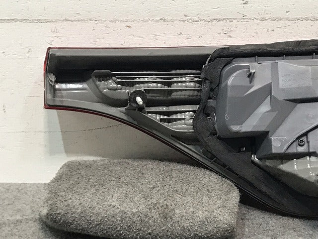 エスティマ/アエラス ACR50W/ACR55W/GSR50W/GSR55W/AHR20W 純正 中期 後期 左テールランプ/ライト ハロゲン ICHIKOH 28-209 トヨタ(116017)