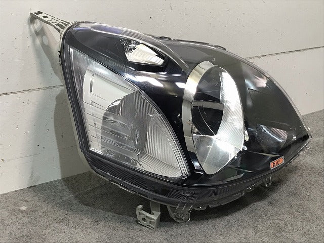 ライフ ディーバ JC1/JC2/ 純正 前期 右ヘッドライト/ランプ ハロゲン レベライザー STANLEY P8291 33100-SZH-J01 ホンダ (116081)
