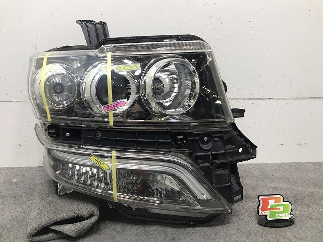 N-BOX/NBOX/Nボックス JF1/JF2 純正 右ヘッドライト/ランプ レベライザー キセノン HID 刻印4 KOITO 100-62038 33101-TY0-J61 (116140)