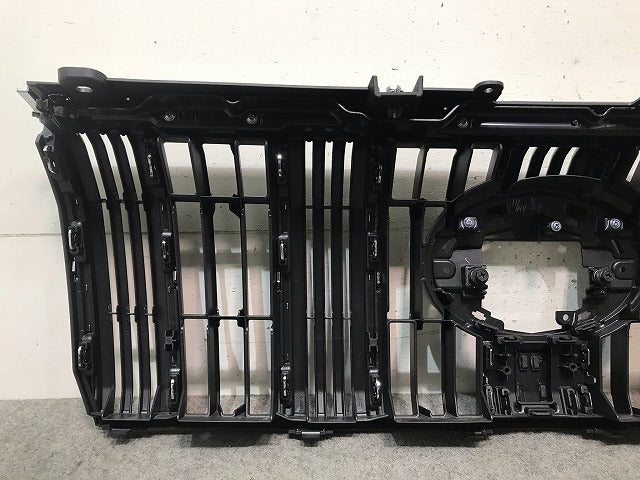 新車取外 ランドクルーザー/ランクル/プラド 150系/TRJ150W/GDJ150W/151W/GRJ150W/151W 純正 後期 フロントグリル 53111-60C10/C50(116190)