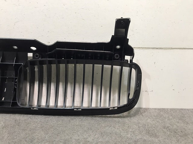 新品! 7シリーズ E65/E66 純正 フロントグリル/グリル/ラジエーターグリル 5113 7 037 727.9/511370377279/5113 7037 727 BMW (116442)