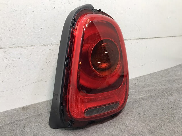 新品! MINI/ミニ/F55/F56/F57 純正 前期 右テールランプ/ライト/レンズ LED 7297414-14 63217297414 ミニ (116482)