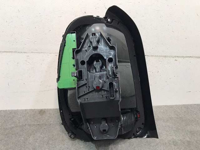 新品! MINI/ミニ/F55/F56/F57 純正 前期 右テールランプ/ライト/レンズ LED 7297414-14 63217297414 ミニ (116482)