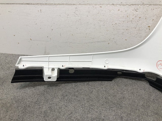 新車外し キャンター 9代目 FDA・B/FEC・D/FGA・B系（2020年-）標準 純正 右ヘッドライト/ベゼル/モール/アイライン/パネル ふそう(116560)