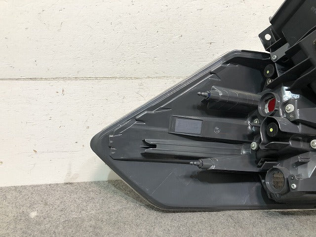X-TRAIL/エクストレイル T32/NT32/HT32/HNT32 純正 前期 右テールランプ/ライト/レンズ ハロゲン KOITO 220-17939 日産/NISSAN(116562)