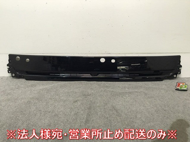 新車外し! キャンター 9代目/FEC・D/FGA・B系（2020年-）標準 純正 フロントガーニッシュ ワイパーパネル ML310700 三菱ふそう (116572)