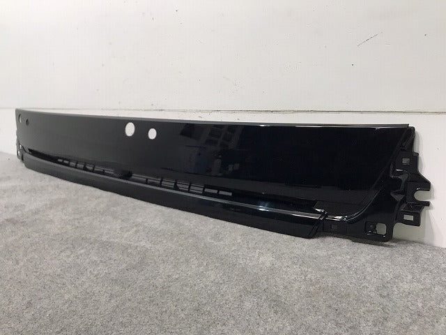 新車外し! キャンター 9代目/FEC・D/FGA・B系（2020年-）標準 純正 フロントガーニッシュ ワイパーパネル ML310700 三菱ふそう (116572)