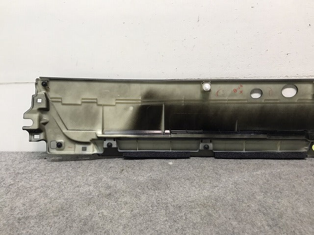 新車外し! キャンター 9代目/FEC・D/FGA・B系（2020年-）標準 純正 フロントガーニッシュ ワイパーパネル ML310700 三菱ふそう (116572)