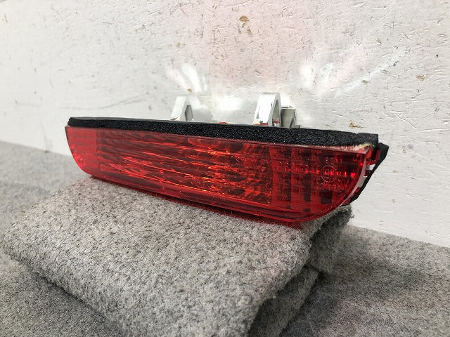 美品! アクセラスポーツ BL5FW/BLFFW/BLEAW 純正 ハロゲン ハイマウント ストップランプ STANLEY P6373 マツダ (116613)