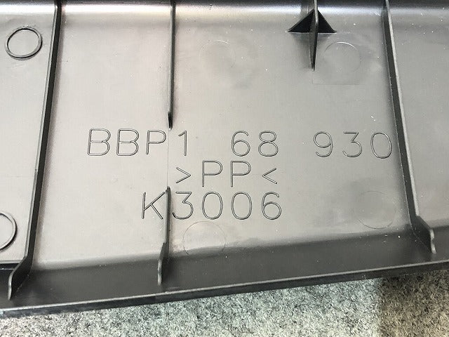 美品! アクセラスポーツ BL5FW/BLFFW/BLEAW 純正 ハイマウントストップランプ カバー BBP1 68 930/K3006 素地 マツダ (116615)