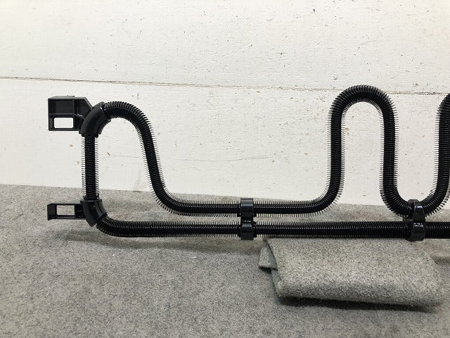新品! Cクラス/W204 純正 パワーステアリングオイルクーラー クーリングパイプ A 204 460 20 24 2044602024 メルセデスベンツ (116617)