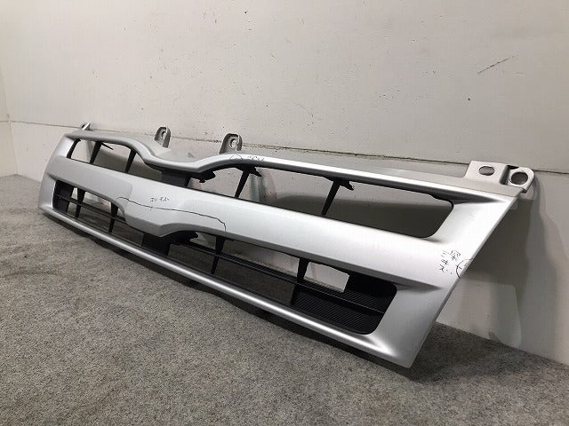 ハイエース/レジアスエース 200系/3型/標準 純正 フロントグリル/ラジエターグリル/ラジエーターグリル 53111-26390/400 シルバー(116677)