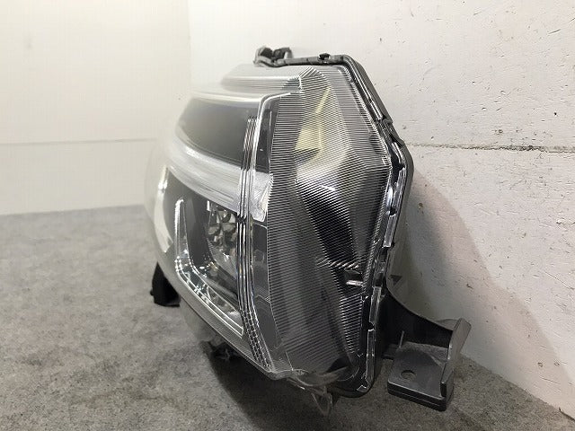タンク/TANK/ジャスティ/JUSTY/カスタム M900A/M910A/M900F/M910F 純正 前期 右ヘッドライト レベライザー LED STANLEY W3917(116707)
