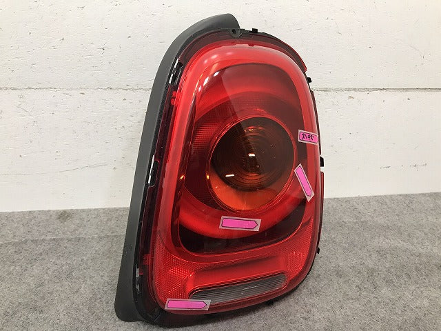 MINI/ミニ F55/F56/F57 純正 前期 右テールランプ/ライト/レンズ ハロゲン 729714-13 ミニ (116751)