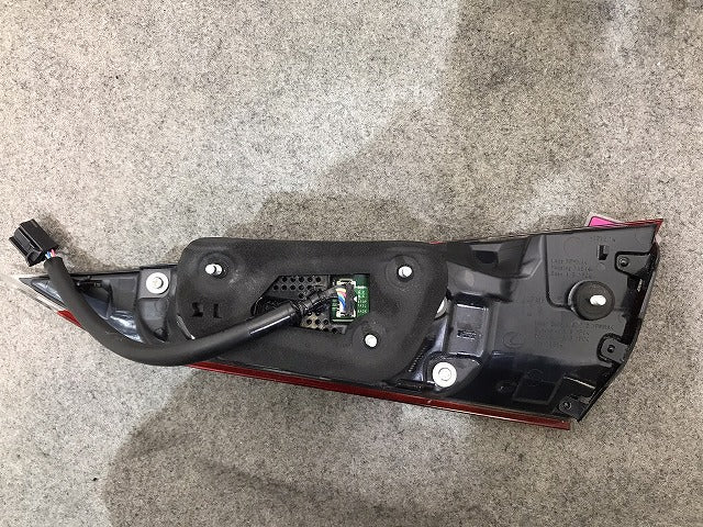 ES AXZH10/AXZH11 純正 左テールランプ/ライト/レンズ LED KOITO 33-254 レクサス (116787)