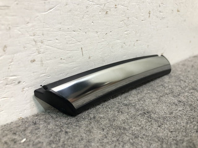 新品! クロスオーバー F60 2017- 純正 右フロント Aピラー下 メッキ トリム ストリップ 7388119/121/122 51137388122 ミニ/MINI (116870)