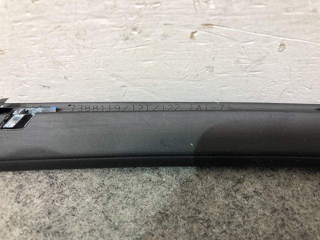 新品! クロスオーバー F60 2017- 純正 右フロント Aピラー下 メッキ トリム ストリップ 7388119/121/122 51137388122 ミニ/MINI (116870)