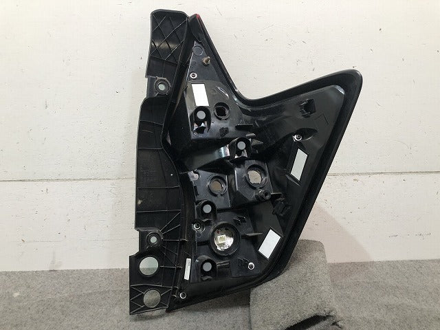 ノート/NOTE E12/HE12/NE12/SNE12 純正 後期 左テールランプ/ライト/レンズ LED ICHIKOH D202 日産/NISSAN (116888)