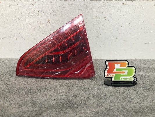 新品! A5(B8) 8T系 RS5 純正 右テールランプ/ライト/レンズ LED 内側 8T0 945 094C 19S 8T0945094C アウディ (116918)