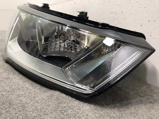 新品! A1 8X系/2011-2018 純正 右ヘッドライト/ランプ ハロゲン 8XA.941.004 A 8XA941004A アウディ (116925)