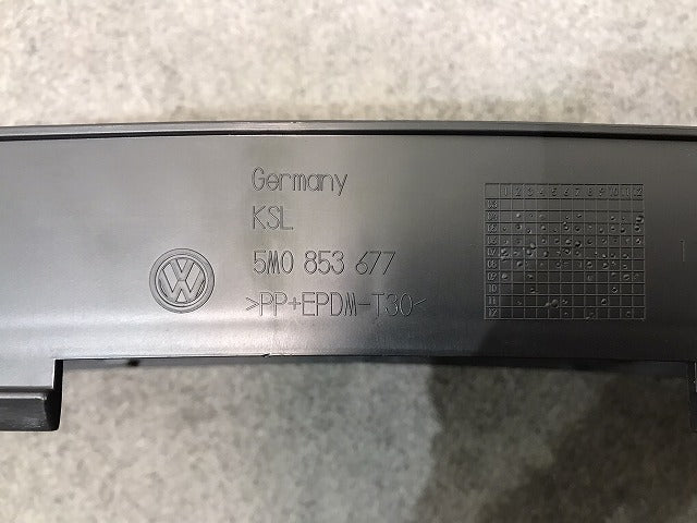 新品! ゴルフ5/GOLF V 1K系/2005-2009 純正 フロントグリル/ラジエターグリル/ラジエーターグリル 5M0 853 677/5M08536779B9(116935)
