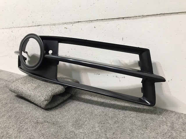 新品! A6(C6) 4F/2005-2008 純正 右フロントバンパーグリル F0 807 682D 4F0807682D01C 素地 アウディ/Audi (116939)