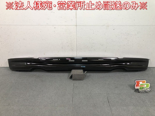新品! X5シリーズ E53/2000-2006 純正 リアバンパー ホースメント 51128250415 ブラック BMW (116966)