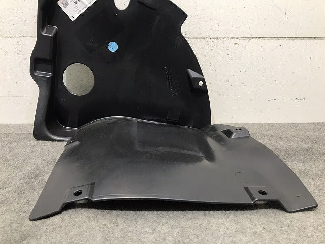 新品!CLK クラス/W209/2002-2008 純正 右フロント フェンダーライナー/ホイールハウジング A 209 884 04 22 2098840422 ベンツ (117009)