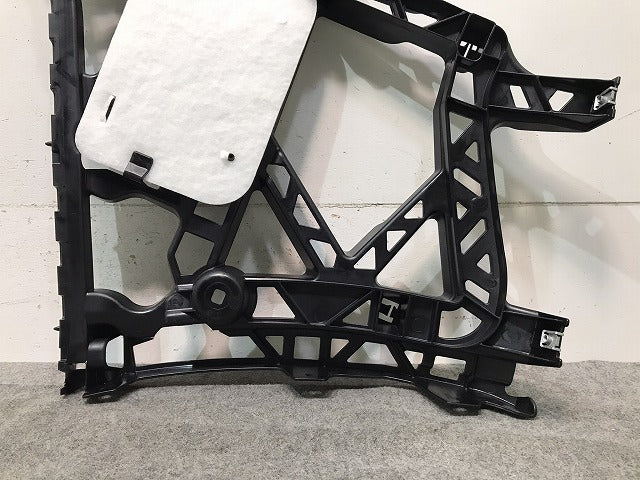 新品! GLSクラス/W166/2013- 純正 右リア バンパーブラッケット A 166 885 42 00 1668806600 メルセデスベンツ (117112)