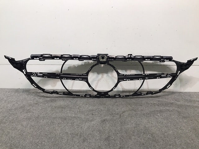 新品 Cクラス W205 2014-2021 純正 フロントグリル/ラジエーター A 205 880 54 03/2058881760/A 205 888 17 60 ベンツ(117129)