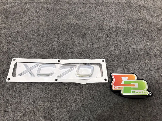 新品! XC70/SB系/2001-2007 純正 リアエンブレム 8693020 V 8693020 メッキ ボルボ (117144)