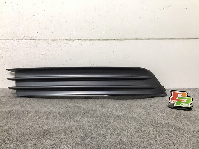新品! V70/BB 系/2008-2015 純正 右フロント フォグカバー/フォグランプ/ライト/レンズ カバー 31323801 素地 ボルボ (117145)