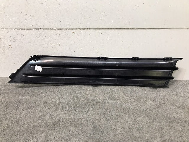 新品! V70/BB 系/2008-2015 純正 右フロント フォグカバー/フォグランプ/ライト/レンズ カバー 31323801 素地 ボルボ (117145)