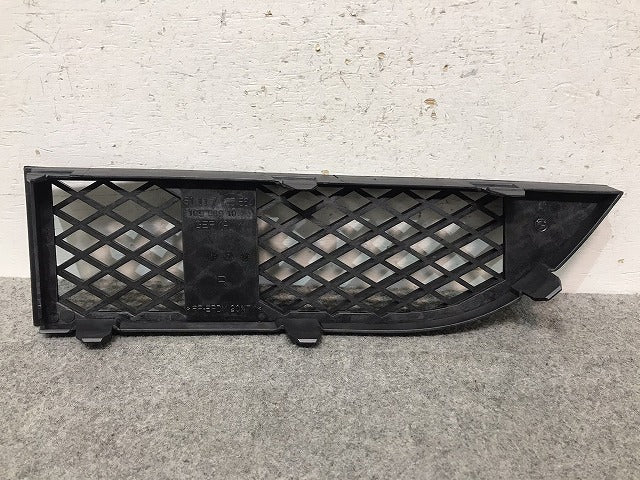 新品! 7シリーズ/E65/E66 2001-2009 純正 右フロントバンパーグリル 51 11 7 135 564/51117135564 素地 BMW (117241)