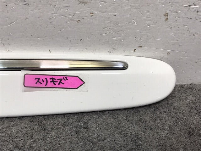 新品! Eクラス/W211/2002-2009 純正 右フロント フェンダーモール A 211 690 28 62 21169028629960 ホワイト メルセデスベンツ (117263)