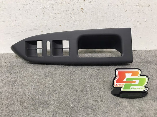 新品! トゥーラン/1T系/2003-2015 純正 右フロント パワーウィンドウスイッチ カバー 右ハンドル用 1T2 867 372E 1T2867372E75R(117270)