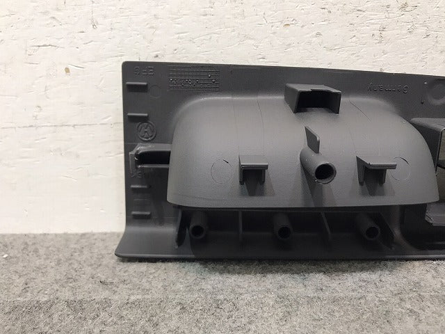 新品! トゥーラン/1T系/2003-2015 純正 右フロント パワーウィンドウスイッチ カバー 右ハンドル用 1T2 867 372E 1T2867372E75R(117272)
