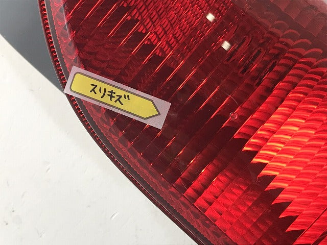 ハイエース/レジアスエース 200系/1型/2型/3型/標準/ワイド 純正 前期 右テールランプ/ライト/ハロゲン KOITO 26-120 トヨタ (117307)